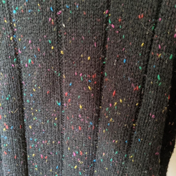 Vintage Classic New England Sweater - Picture 5 of 6